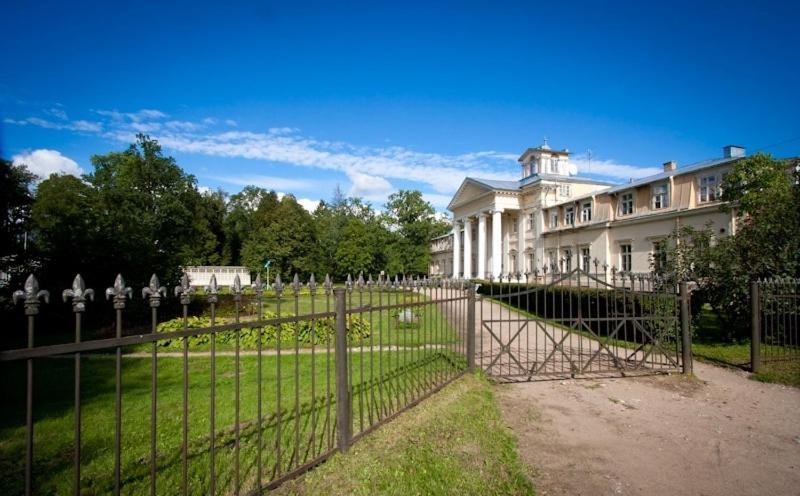 Krimuldas Muiza Sigulda Buitenkant foto