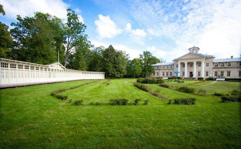 Krimuldas Muiza Sigulda Buitenkant foto